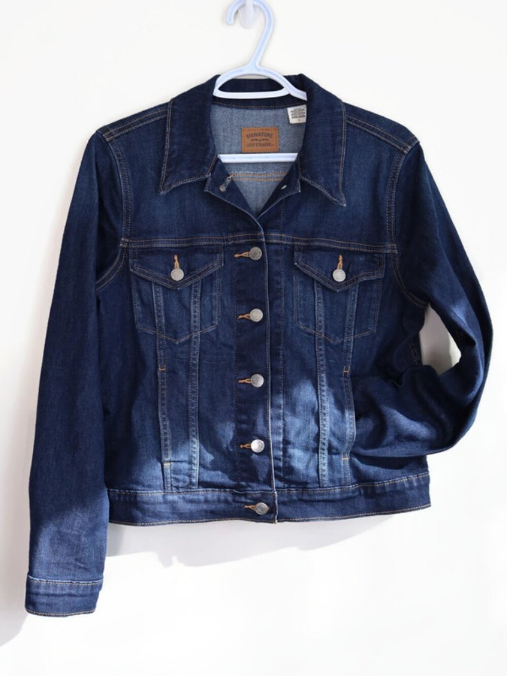 Ladies Levi Jean Jacket, Size M, Medium Blue Wash, Pockets, Trucker Jacket